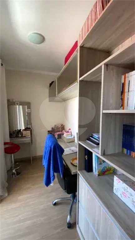 Sobrado à venda com 4 quartos, sendo 1 suíte, em Jardim Colorado, São José dos Campos, SP