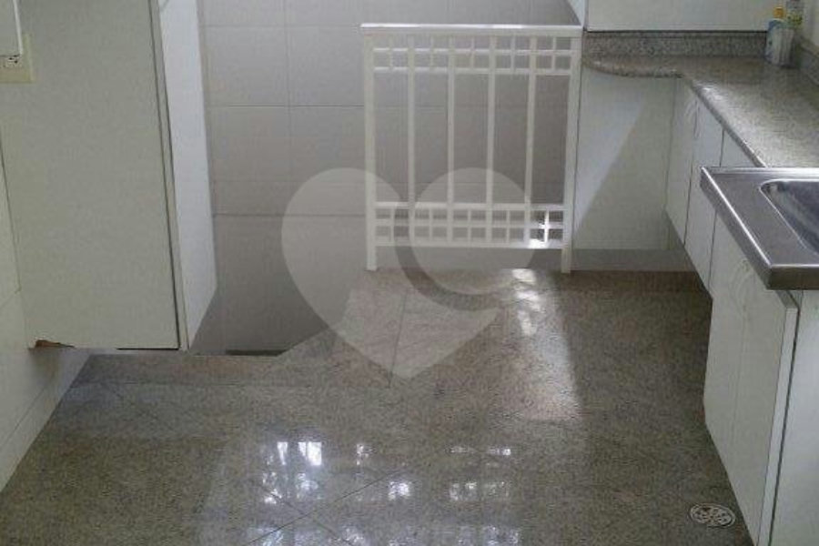 Casa à venda ou para alugar com 4 suítes no condomínio Chácara Francesa, São Paulo - SP