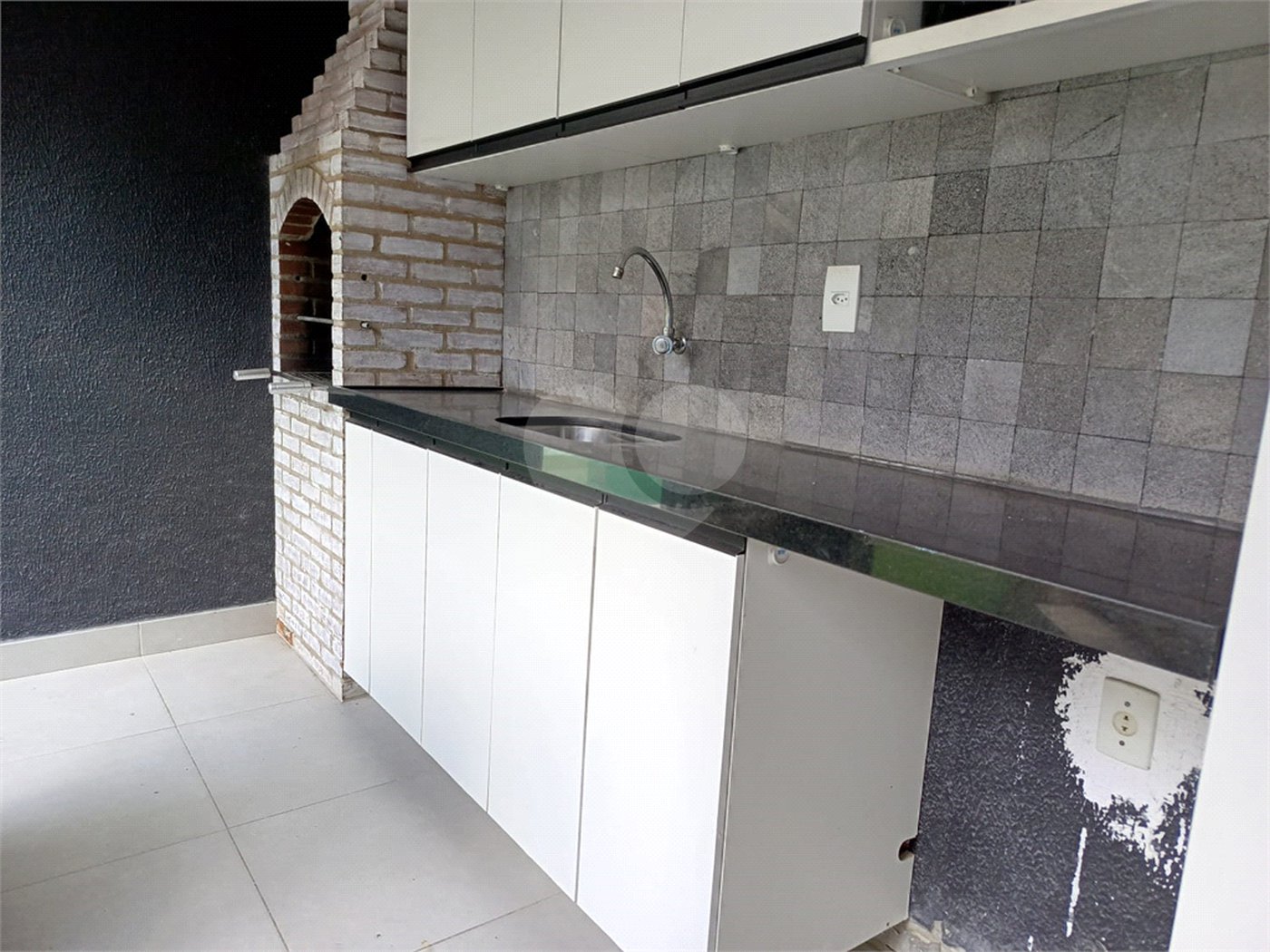 Casa à venda com 3 quartos, sendo 1 suíte, no condomínio Paraíso Classe A, Rio de Janeiro - RJ