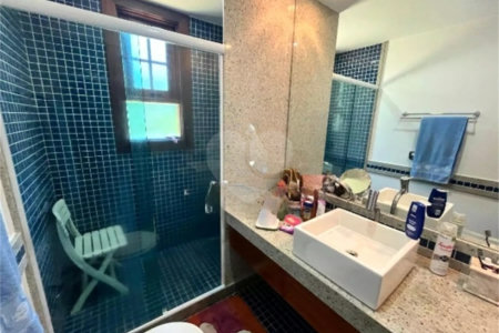 Casa à venda com 4 suítes no condomínio Quinta do Lago, Petrópolis - RJ