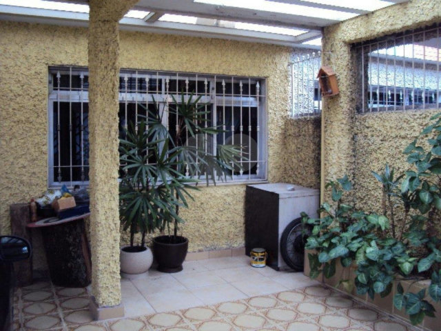 Sobrado à venda com 3 quartos, sendo 1 suíte,  em Parque Peruche, São Paulo, SP