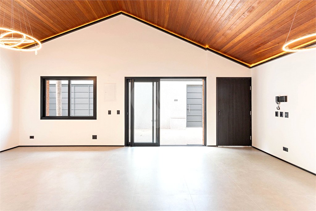 Casa Térrea à venda com 3 quartos, sendo 2 suítes, em Alto da Boa Vista, São Paulo, SP