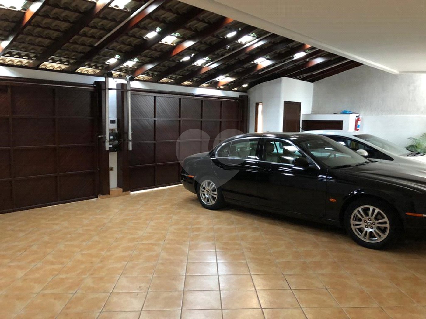 Sobrado à venda com 5 quartos, sendo 3 suítes, em Tremembé, São Paulo, SP