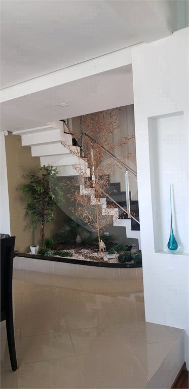 Casa à venda com 4 suítes em Pirucaia, Mairiporã, SP