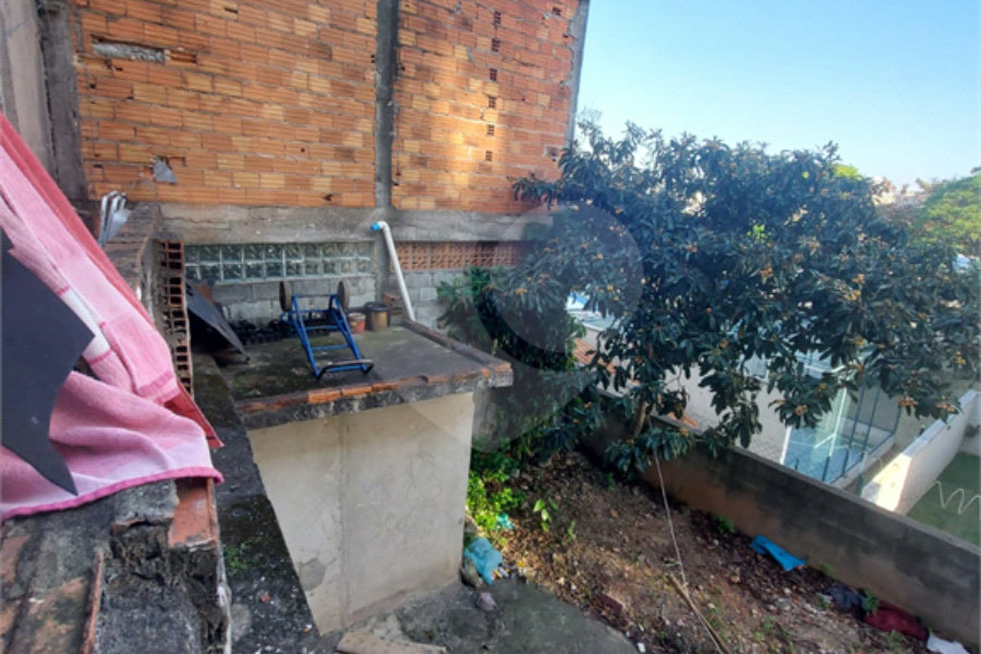 Sobrado à venda com 8 quartos no Brasilândia, São Paulo, SP