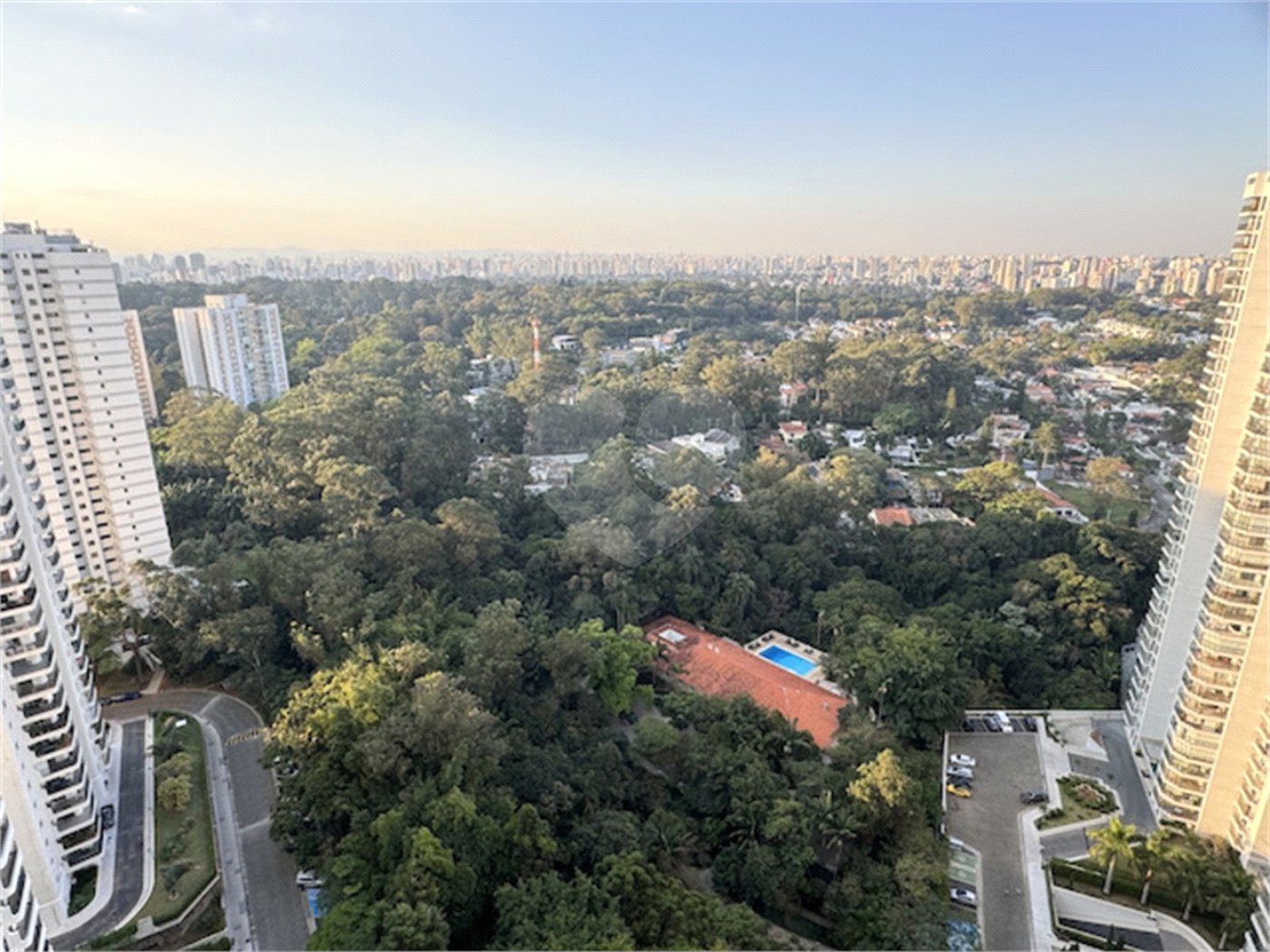 Cobertura à venda ou para alugar com 5 quartos, sendo 4 suítes, em Santo Amaro, São Paulo, SP