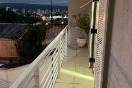 Sobrado à venda com 3 quartos, sendo 1 suíte, em Residencial Novo Horizonte I, Mogi das Cruzes, SP