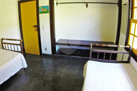 Casa à venda com 8 quartos, sendo 4 suítes, em Alto de Búzios, Armação dos Búzios, RJ