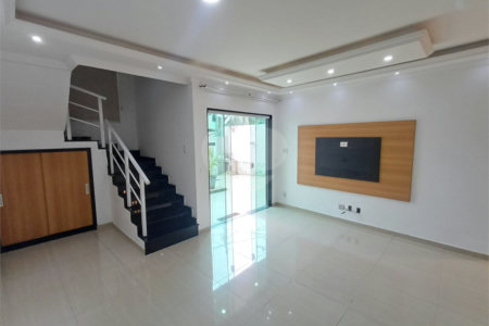 Casa à venda com 3 quartos, sendo 2 suítes, no condomínio Village da Posse, Rio de Janeiro - RJ