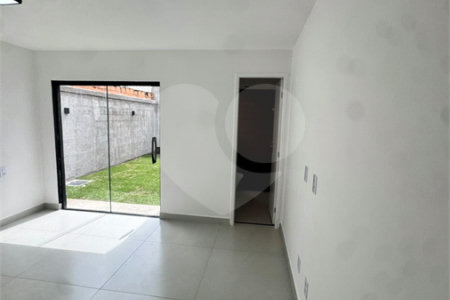 Casa à venda com 2 quartos, sendo 1 suíte, em Pedra de Guaratiba, Rio de Janeiro, RJ