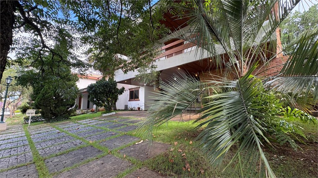 Casa à venda com 5 quartos, sendo 2 suítes,  no condomínio Village D'avignon, Sorocaba - SP