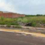 Terreno plano com 163,56 m² de área total
