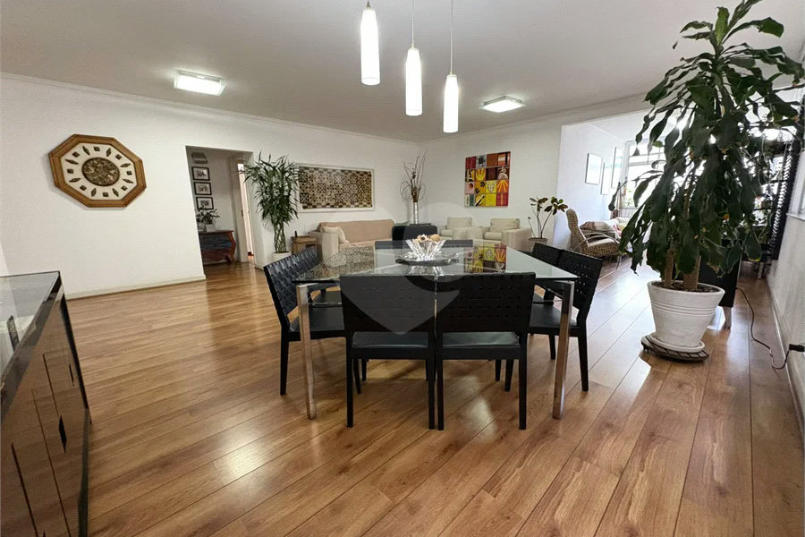 Apartamento Amplo e Mobiliado, 3 Dormitórios, 2 Vagas, Próximo à Paulista
