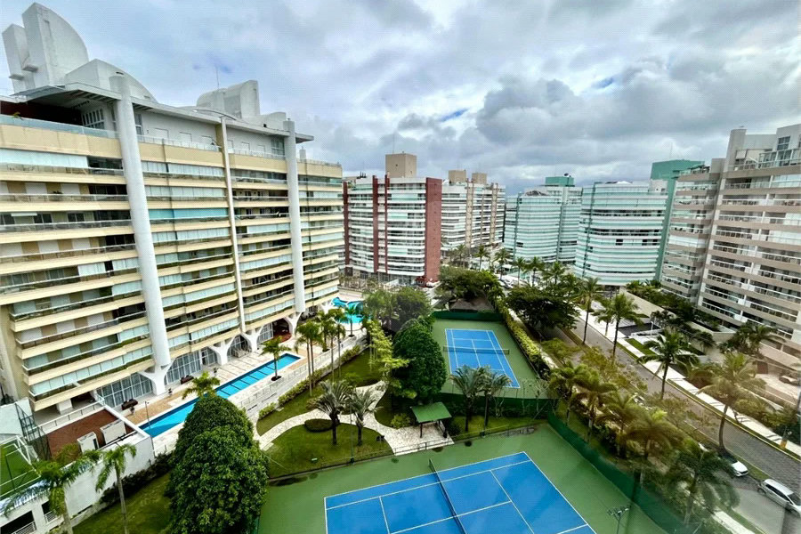 Apartamento à venda com 2 quartos, sendo 1 suíte,  em Riviera de São Lourenço, Bertioga, SP