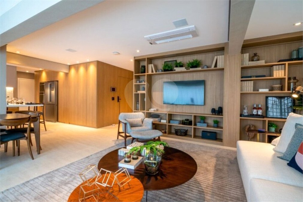 Apartamento à venda com 3 quartos, sendo 2 suítes, em Moema, São Paulo, SP
