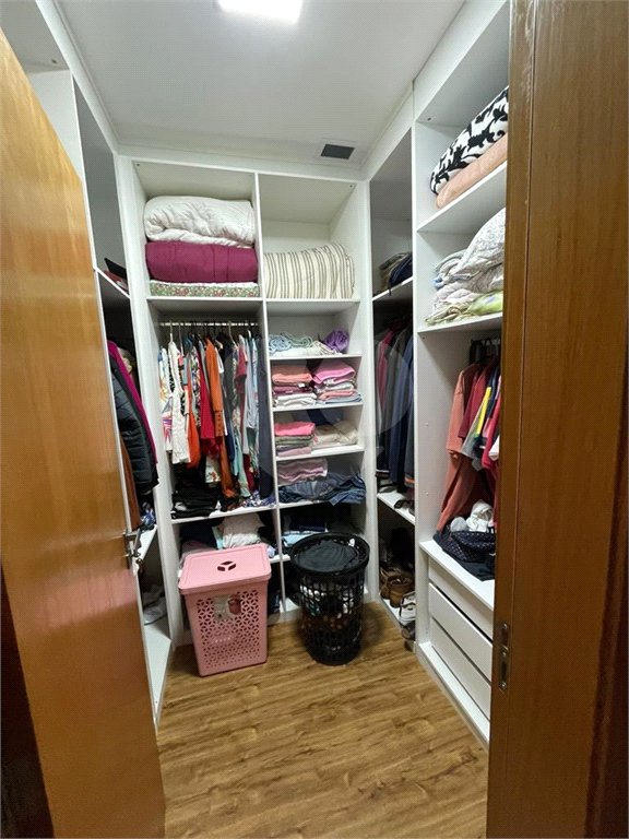 Casa à venda com 3 quartos, sendo 1 suíte,  no condomínio Aruã, Mogi das Cruzes - SP