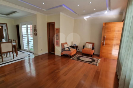 Casa à venda com 3 suítes em Jardim Trussardi, São Paulo, SP
