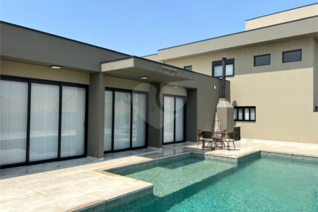 Casa à venda com 5 quartos, sendo 4 suítes, no condomínio Terras de Mont Serrat, Salto - SP