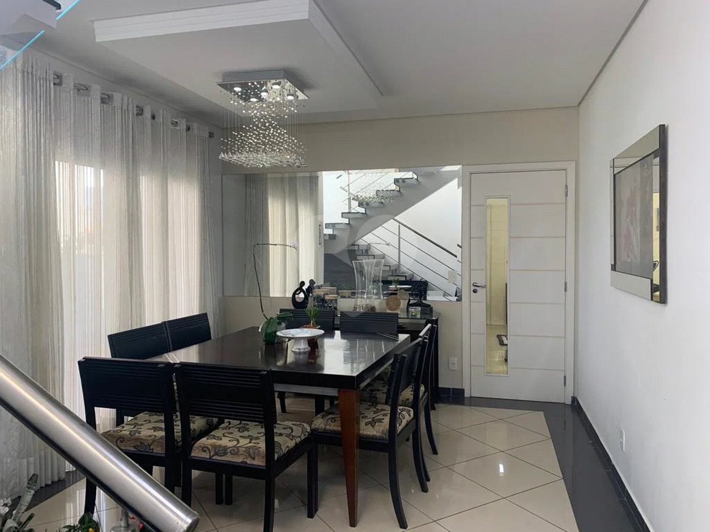 Casa à venda com 4 quartos, sendo 1 suíte, no condomínio Ibiaram, Itupeva - SP