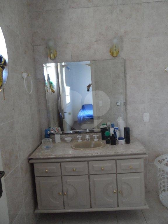 Sobrado à venda com 5 quartos, sendo 3 suítes, em Interlagos, São Paulo, SP