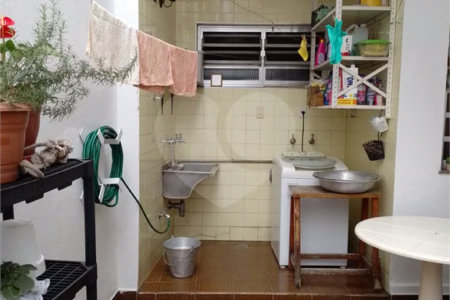 Sobrado à venda com 8 quartos, sendo 3 suítes, em Tucuruvi, São Paulo, SP