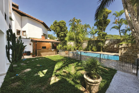 Casa à venda com 5 quartos, sendo 4 suítes, no condomínio Parque dos Príncipes, São Paulo - SP