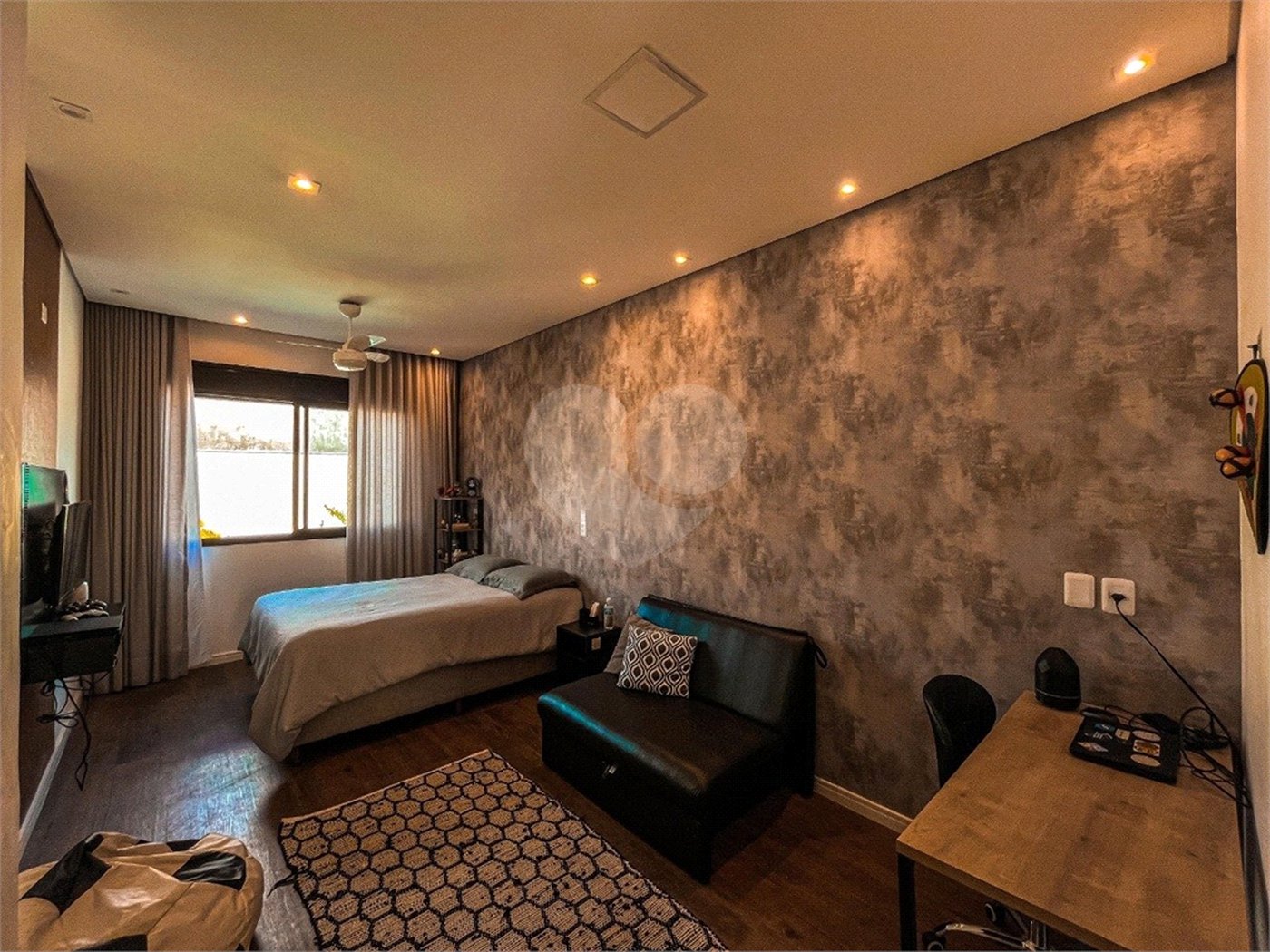 Casa à venda com 4 quartos, sendo 3 suítes,  no condomínio Vintage, Cotia - SP