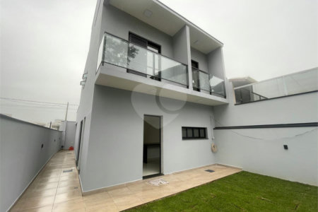 Sobrado à venda com 3 quartos, sendo 1 suíte, em Villa Di Cesar, Mogi das Cruzes, SP
