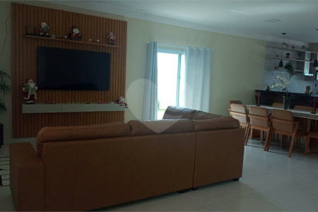 Casa à venda com 5 suítes no condomínio Village da Serra, Araçoiaba da Serra - SP
