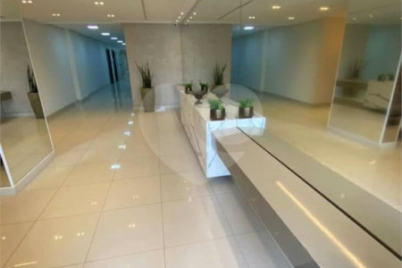 Apartamento à venda com 2 quartos, sendo 1 suíte, no Centro, Mongaguá, SP