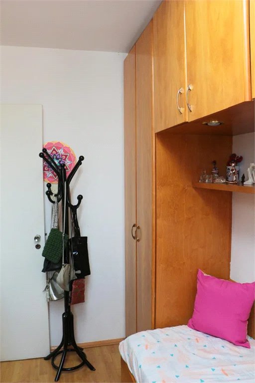 Apartamento à venda com 3 quartos, sendo 1 suíte,  em Vila Gomes, São Paulo, SP