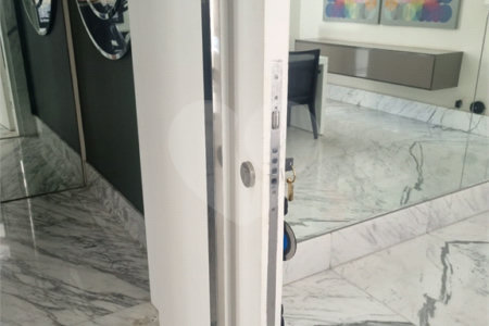 Apartamento à venda com 2 suítes em Cerqueira César, São Paulo, SP