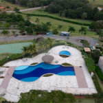 Casa à venda ou para alugar com 5 quartos, sendo 3 suítes, no condomínio Figueira Garden, Atibaia - SP