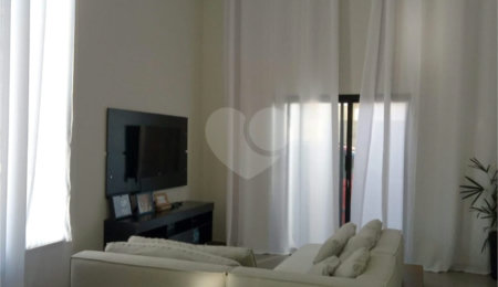 Casa à venda com 3 quartos, sendo 1 suíte,  no condomínio Village Ipanema Ii, Araçoiaba da Serra - SP