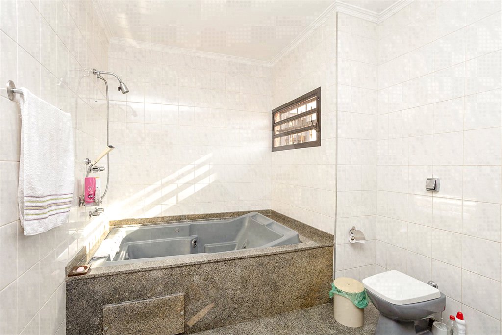 Sobrado à venda com 3 quartos, sendo 1 suíte, em Itaquera, São Paulo, SP