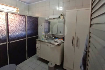 Casa terrea com 6 quartos, 2 vagas na Vila Brasilina