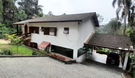Casa Térrea à venda com 5 quartos, sendo 2 suítes,  em Roseira, Mairiporã, SP