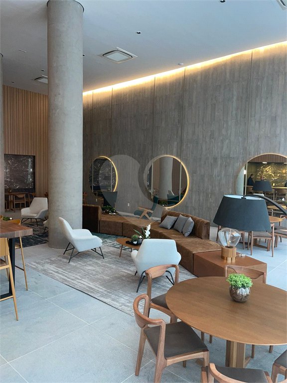 Apartamento à venda com 3 suítes em Moema, São Paulo, SP
