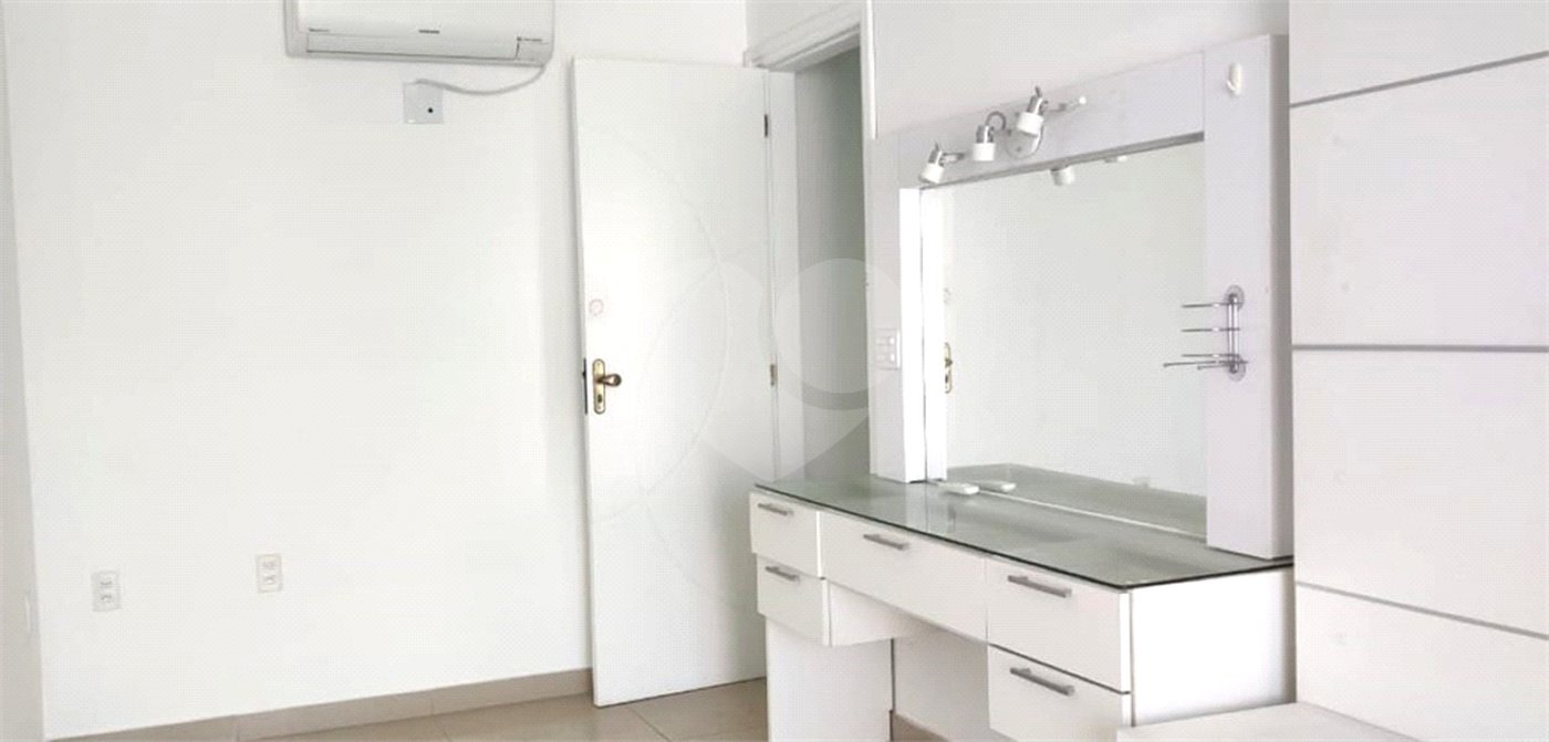 Casa à venda com 3 quartos, sendo 1 suíte, em Campo Grande, Rio de Janeiro, RJ