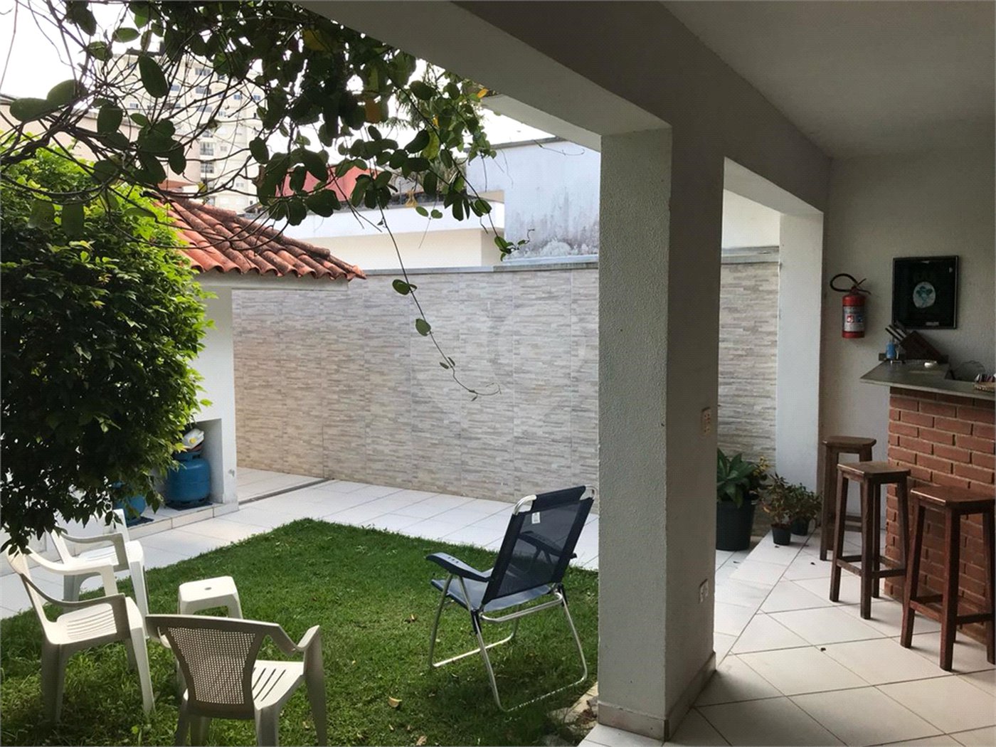 Casa à venda com 4 quartos, sendo 2 suítes,  em Jardim Armênia, Mogi das Cruzes, SP