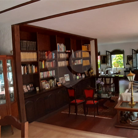 Sobrado à venda com 4 quartos, sendo 2 suítes, em Vila Madalena, São Paulo, SP