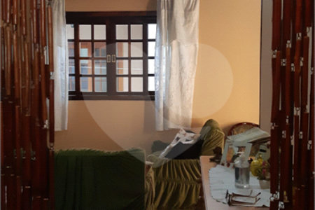 Sobrado à venda com 7 quartos, sendo 2 suítes, em Jardim Marajoara, São Paulo, SP