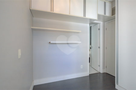Apartamento à venda com 4 quartos, sendo 3 suítes, em Alto da Boa Vista, São Paulo, SP