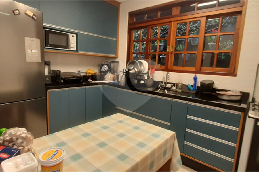 Casa à venda com 3 quartos, sendo 1 suíte, no condomínio Alpes da Cantareira, Mairiporã - SP