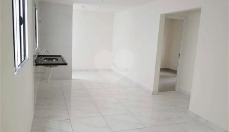 Casa à venda com 2 quartos no condomínio Hebe, São Paulo - SP