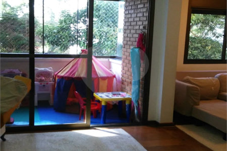 Apartamento à venda com 3 quartos, sendo 1 suíte, em Jardim Vitória Régia, São Paulo, SP