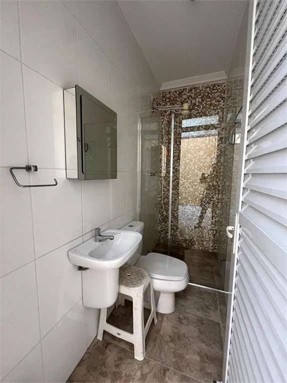 Sobrado à venda com 4 quartos, sendo 1 suíte, em Vila Cordeiro, São Paulo, SP