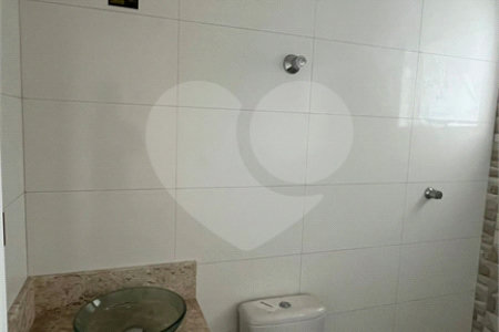 Casa à venda com 3 quartos, sendo 1 suíte,  em Vila Canero, São Paulo, SP