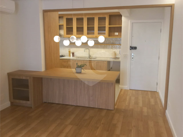 Apartamento à venda com 2 quartos, sendo 1 suíte,  em Vila Olímpia, São Paulo, SP