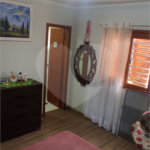 Casa à venda com 3 quartos, sendo 1 suíte,  no condomínio Residencial Vila Irmãos Arnoni, São Paulo - SP